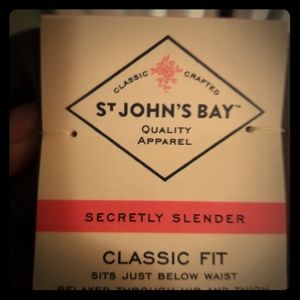 St John's Bay- relaxed fit crop trousers